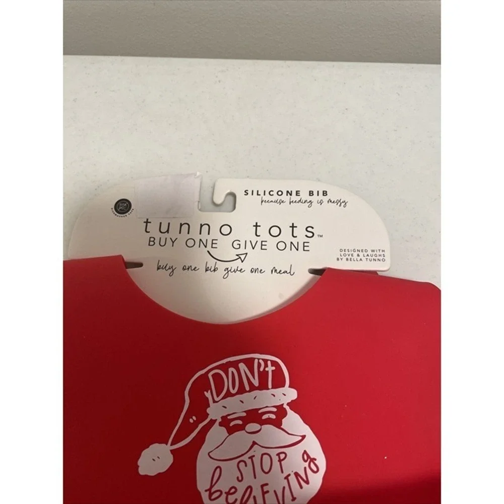 Tunno Tots Red‎ Silicone Don't Stop Believing Santa Christmas Catch Pocket Bib